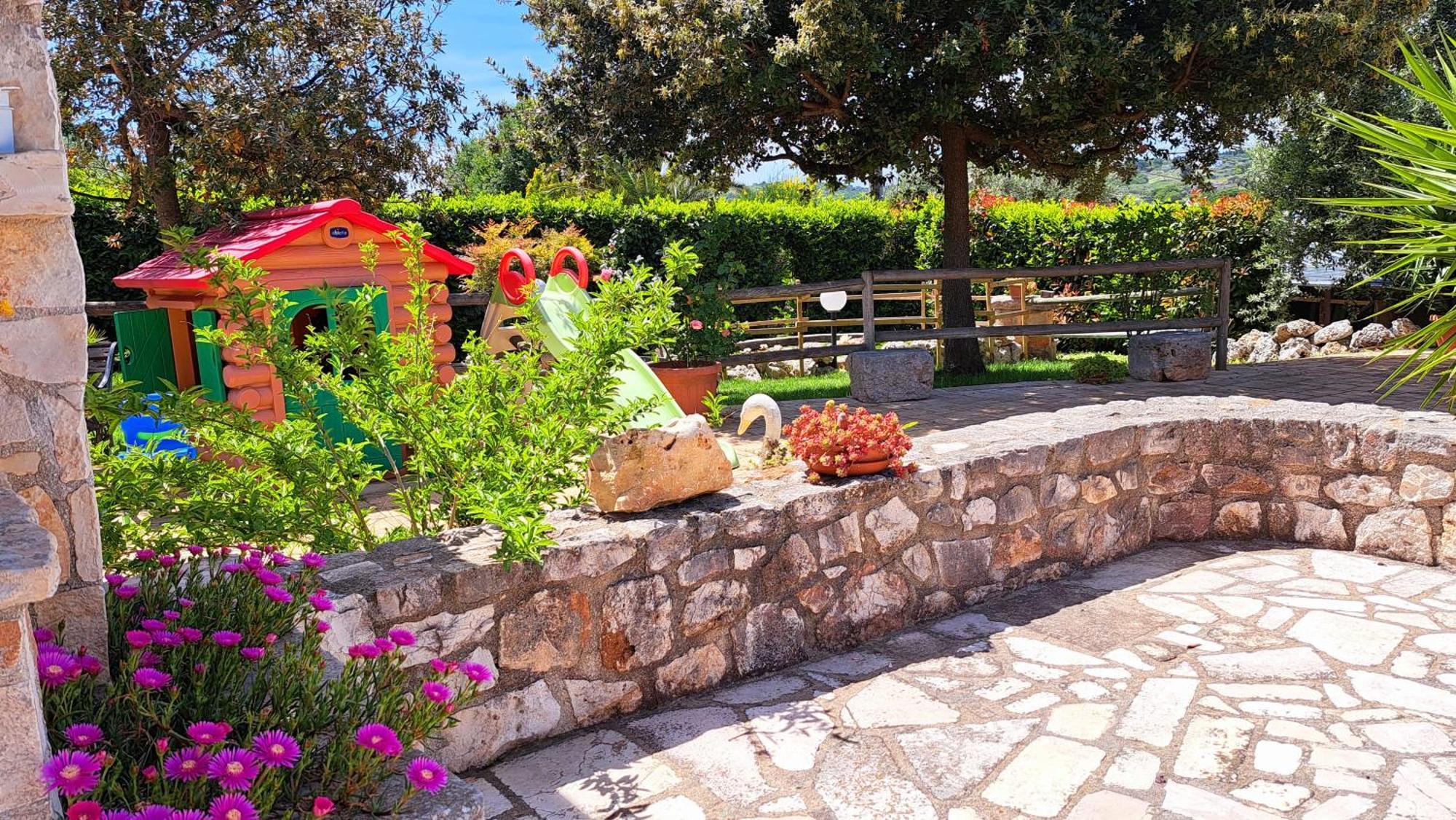 La Rosa Dei Trulli B&B Alberobello Exteriör bild